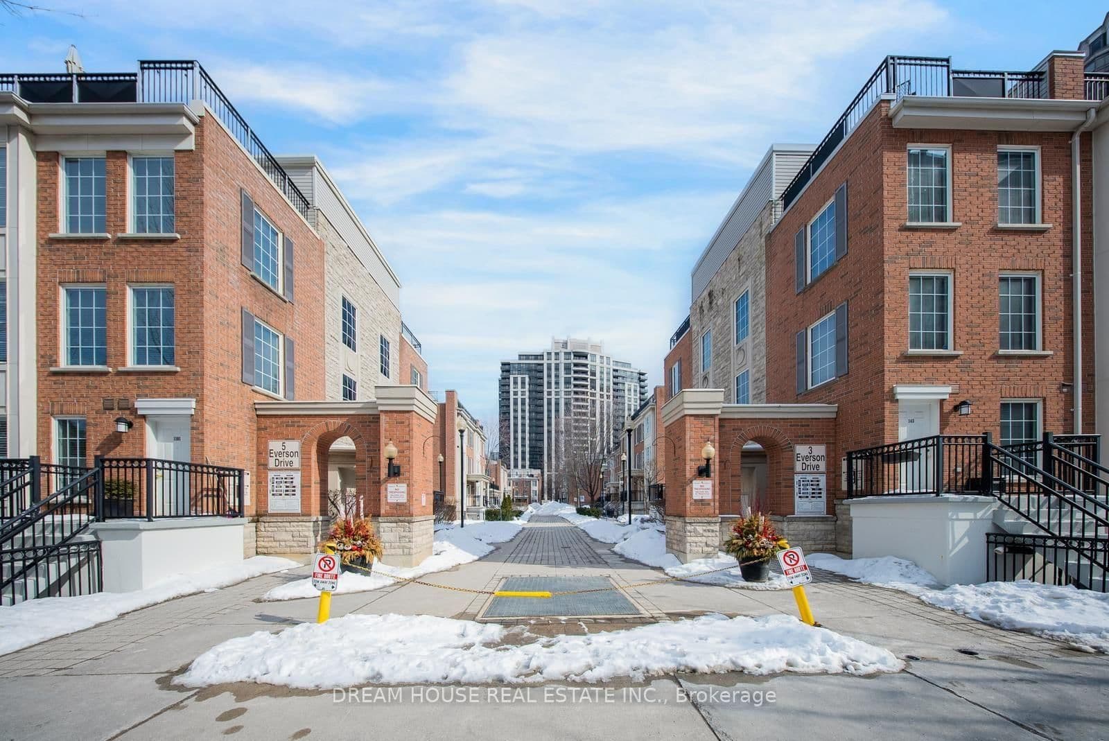 Photo of Everson Drive in Toronto · Willowdale East