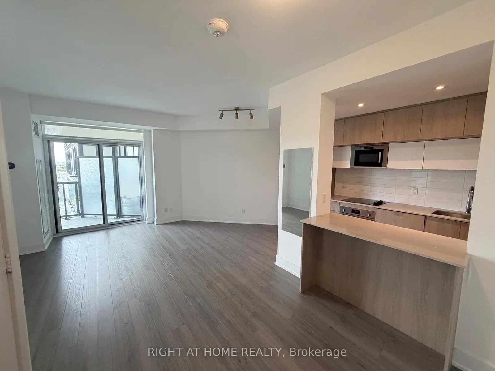 Photo of Belsize Drive in Toronto · Mount Pleasant West