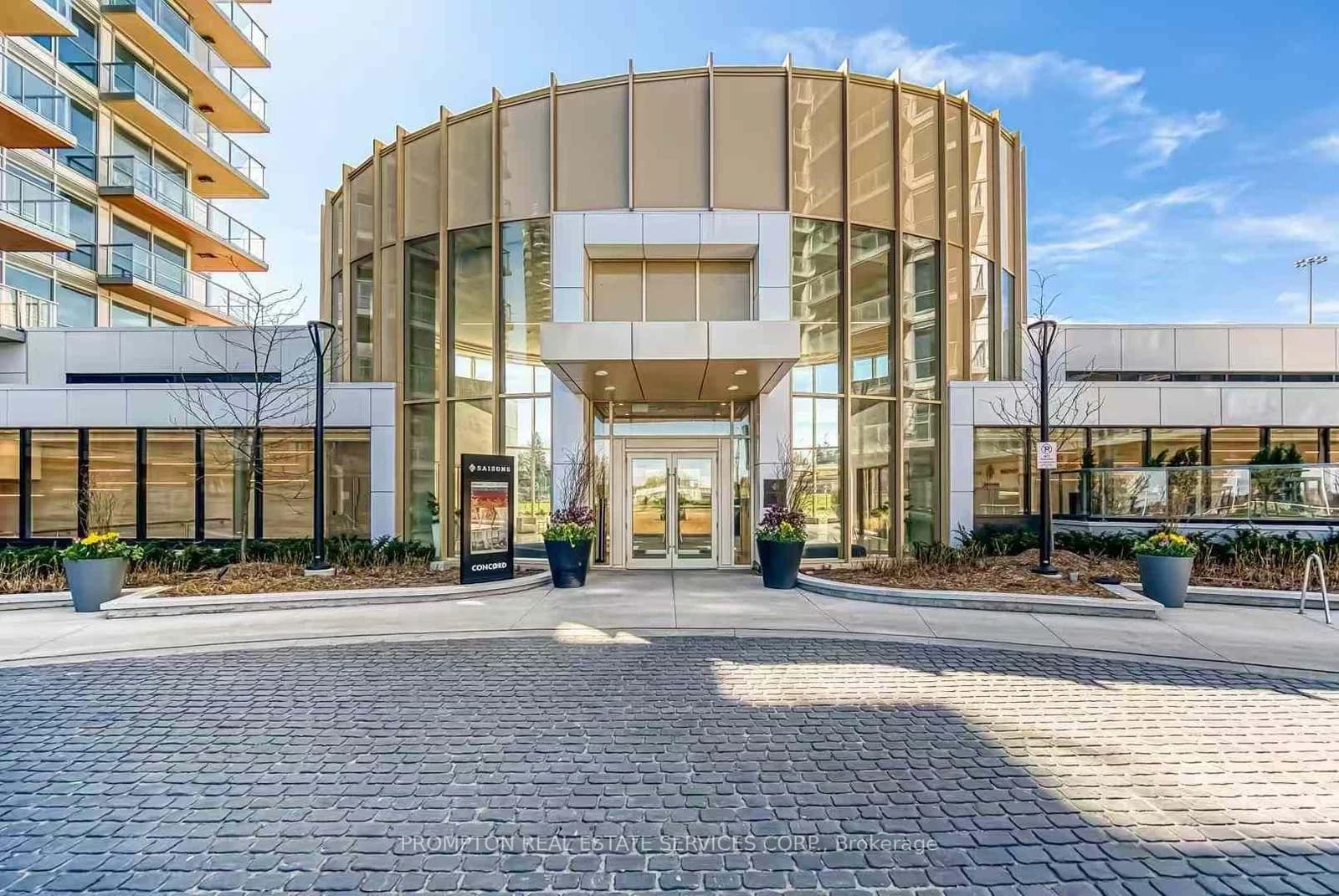 McMahon Drive in Toronto · Bayview Village — photo 2