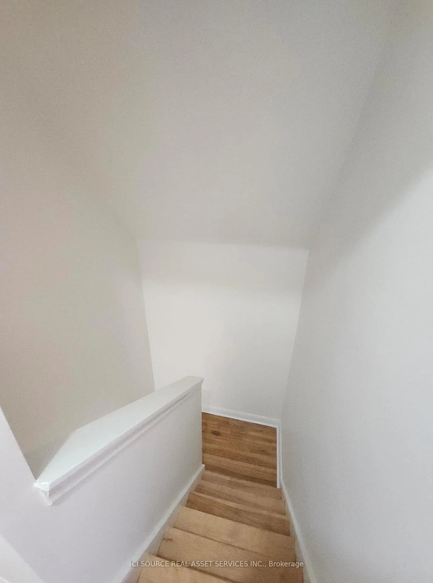 Talbot Road in Toronto · Willowdale West — photo 3