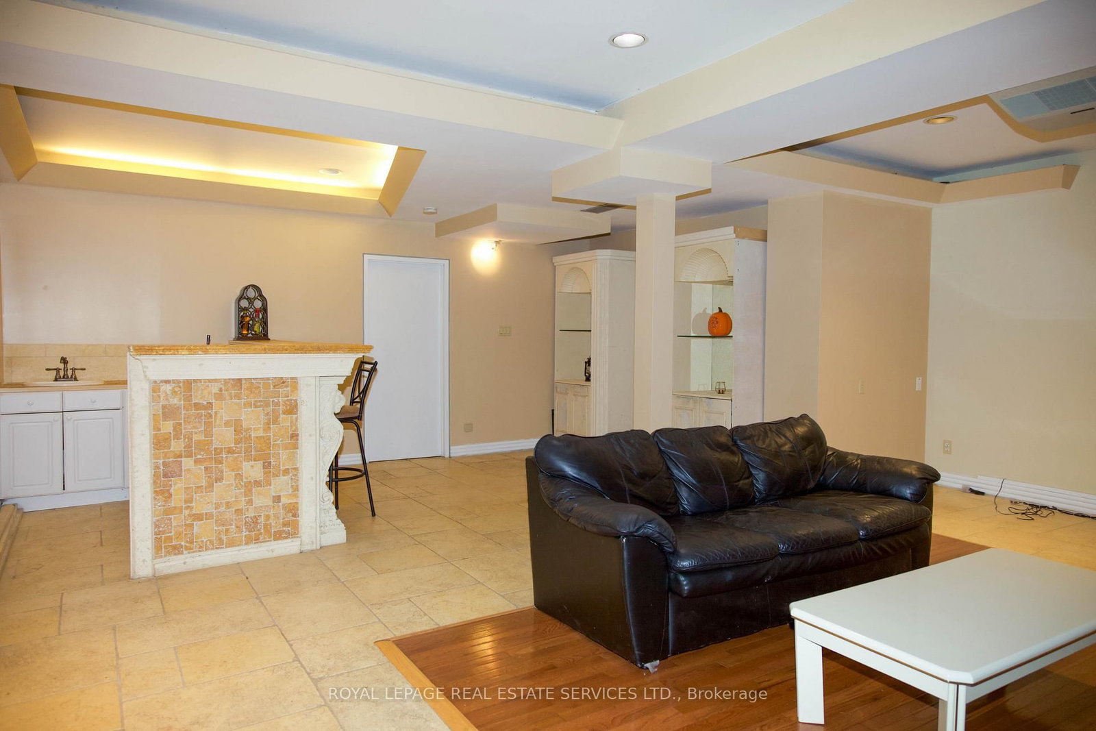 2B Debell Lane in Toronto · Newtonbrook East — photo 2