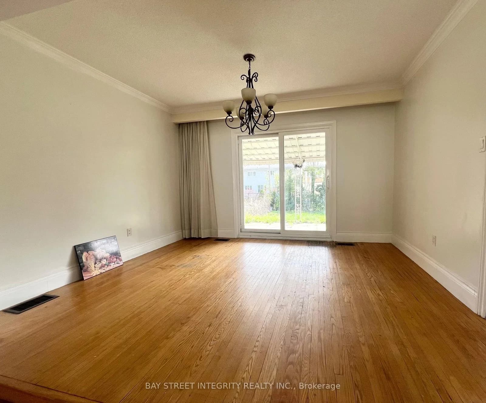 Tollerton Avenue in Toronto · Bayview Woods-Steeles — photo 2