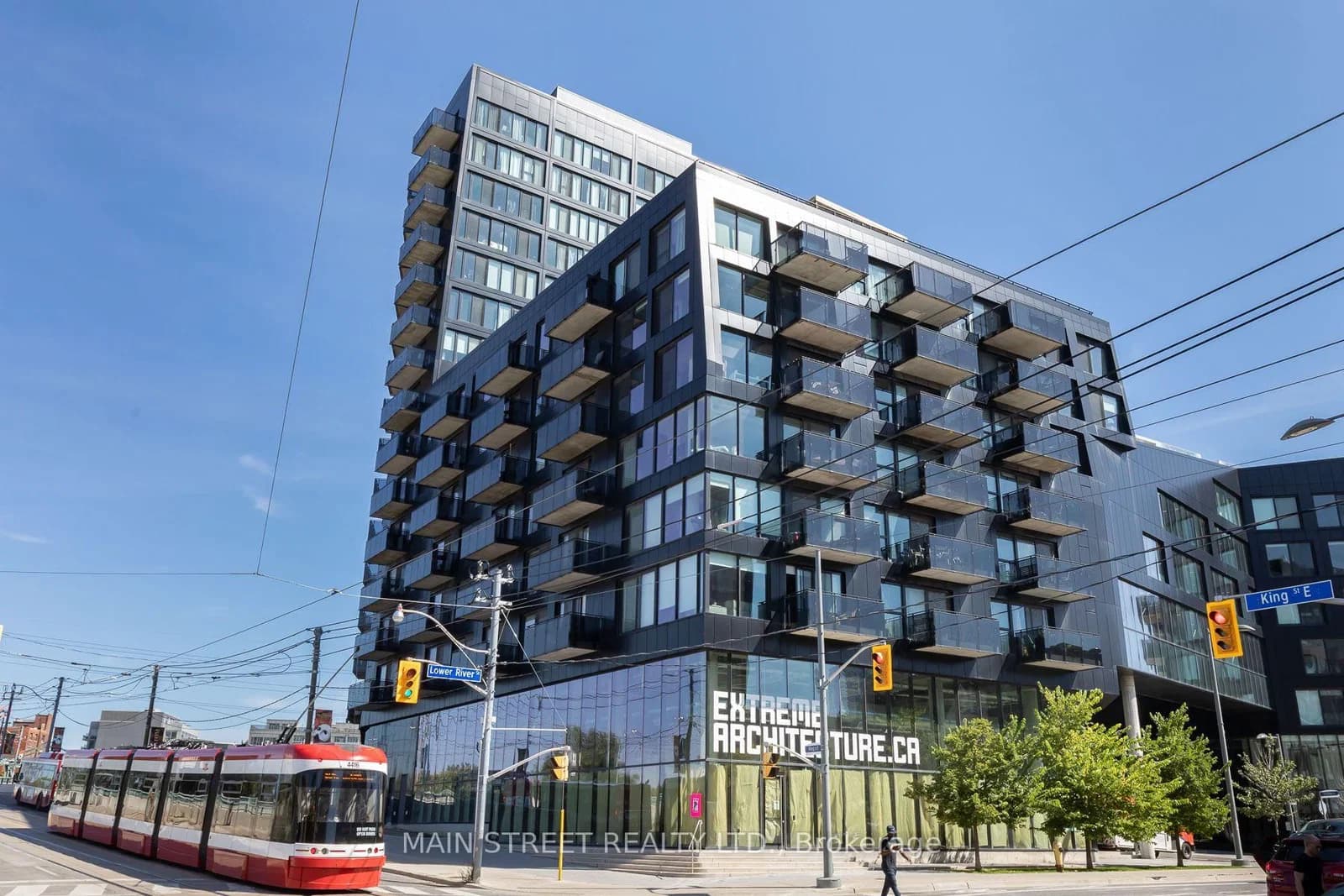 Trolley Crescent in Toronto · Moss Park — photo 2