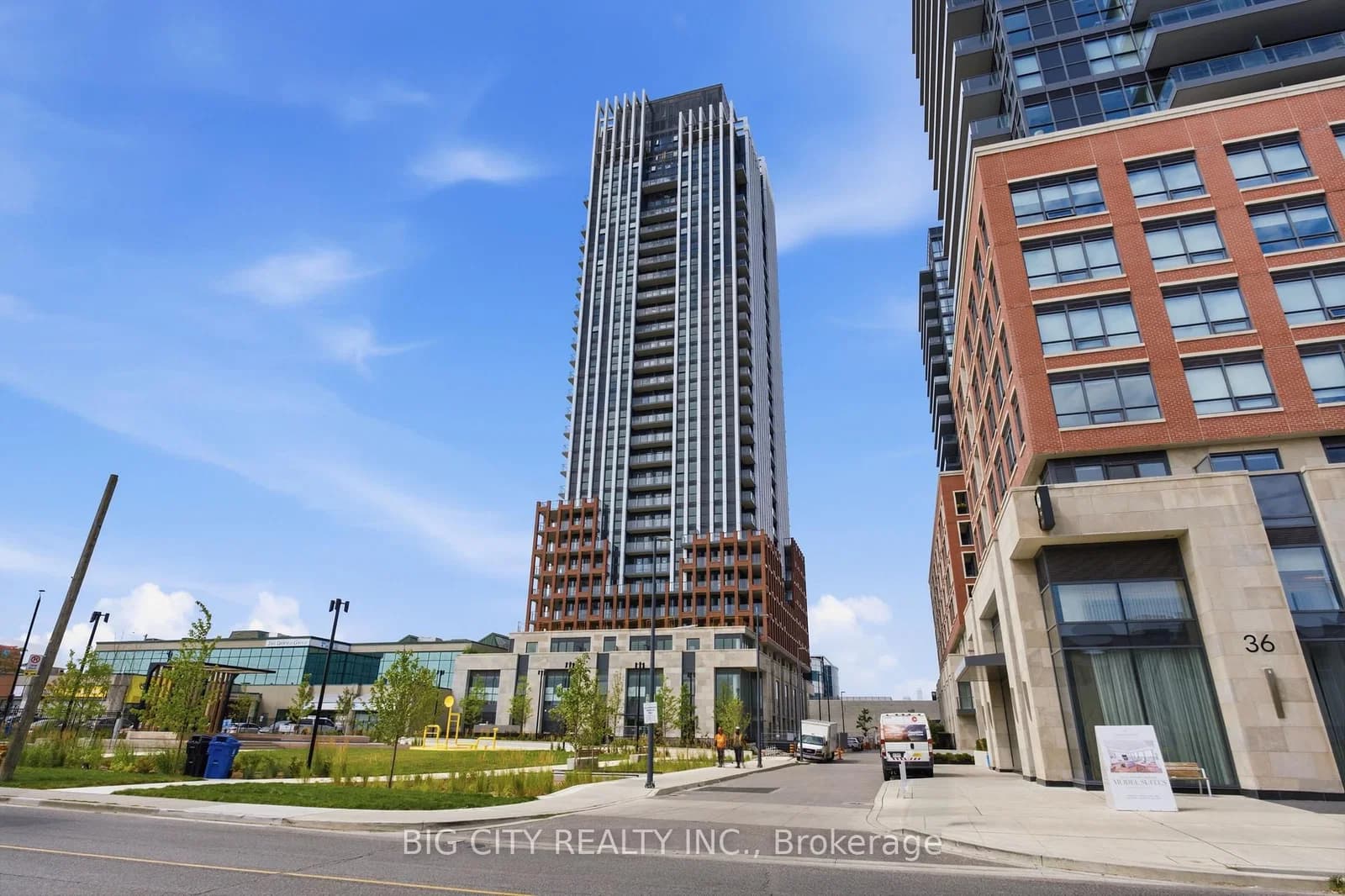 Frederick Todd Way in Toronto · Thorncliffe Park — photo 2