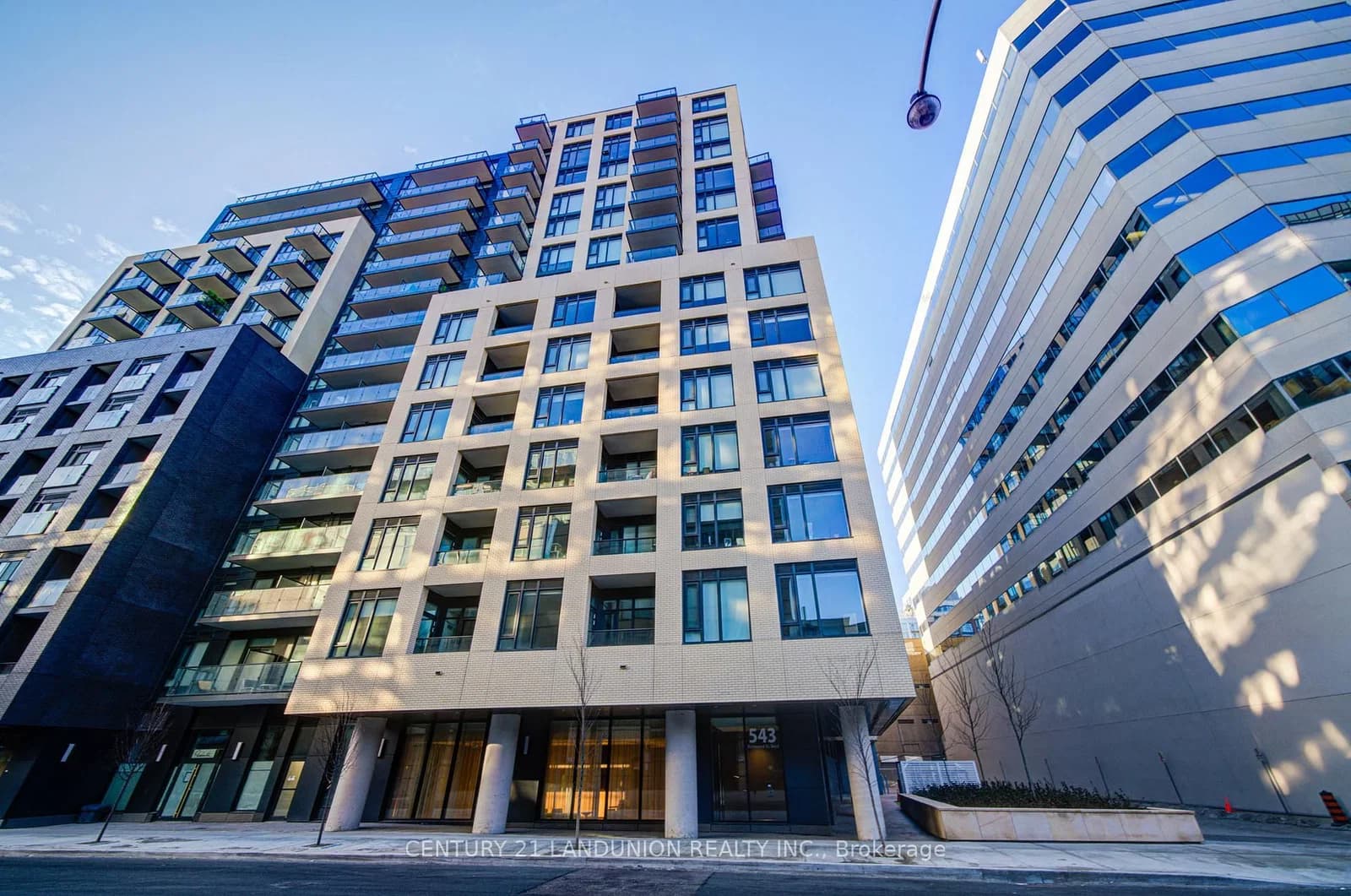 Photo of Richmond Street in Toronto · Waterfront Communities C1