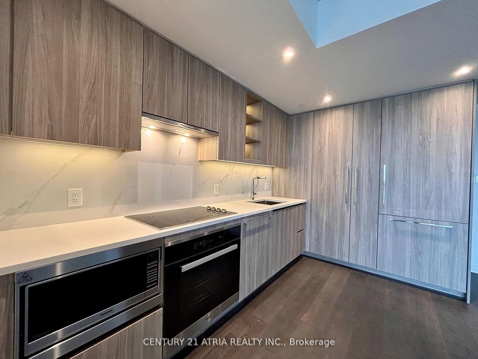 McMahon Drive in Toronto · Bayview Village — photo 2