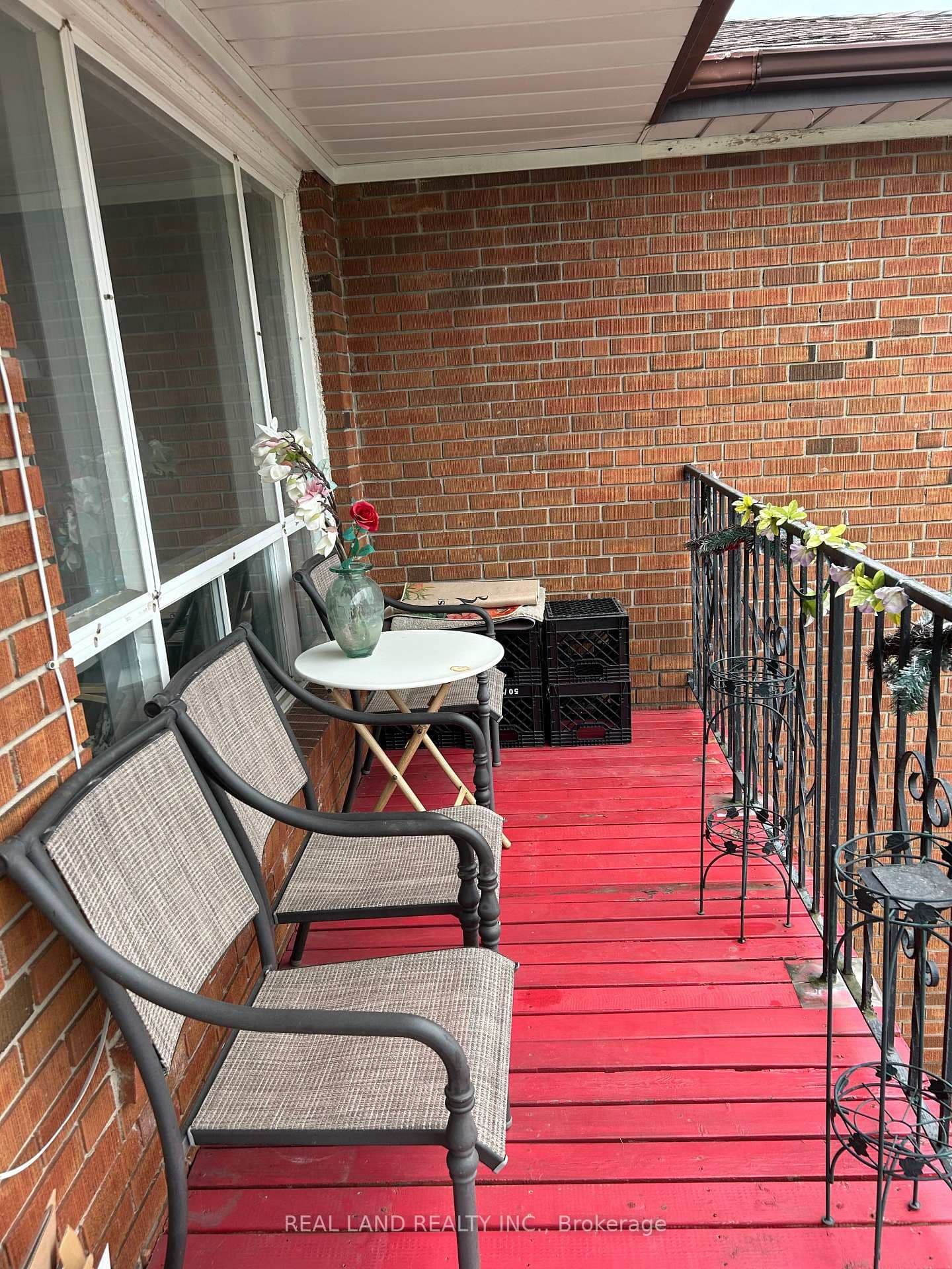 Pawnee Avenue in Toronto · Pleasant View — photo 3