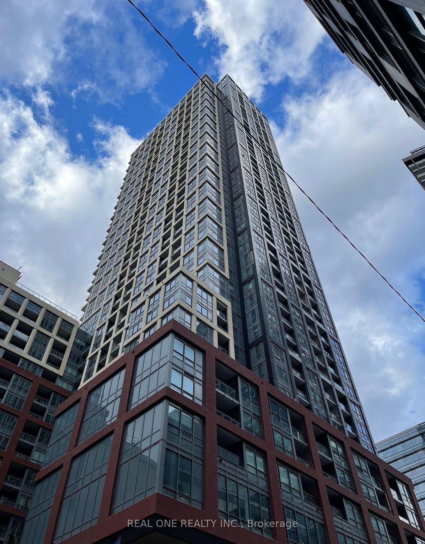 Photo of Peter Street in Toronto · Waterfront Communities C1