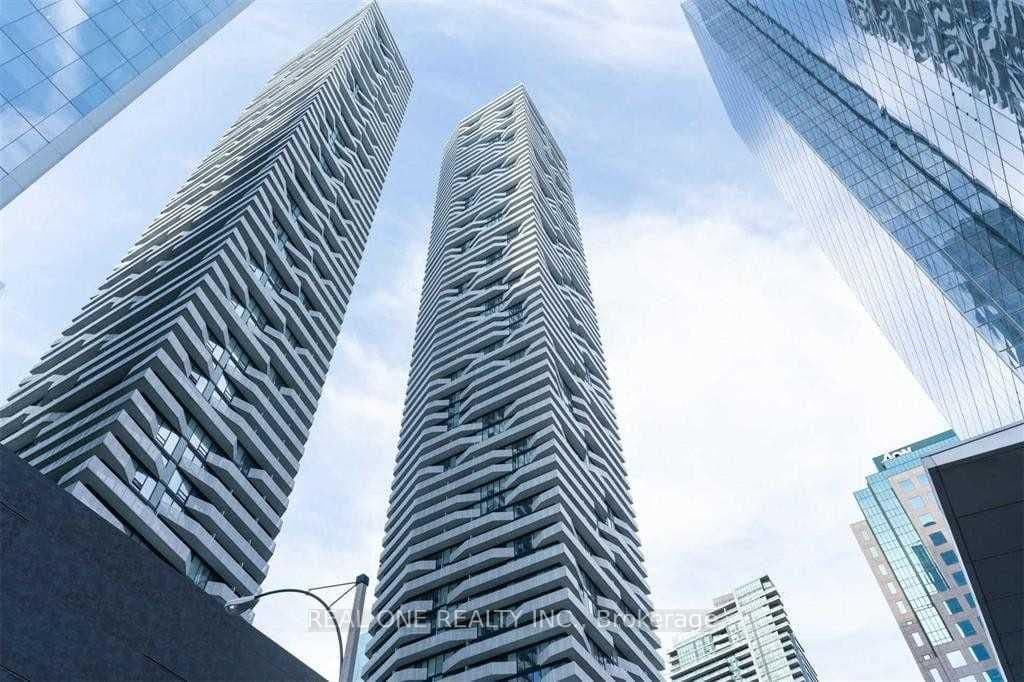 Photo of Harbour Street in Toronto · Waterfront Communities C1