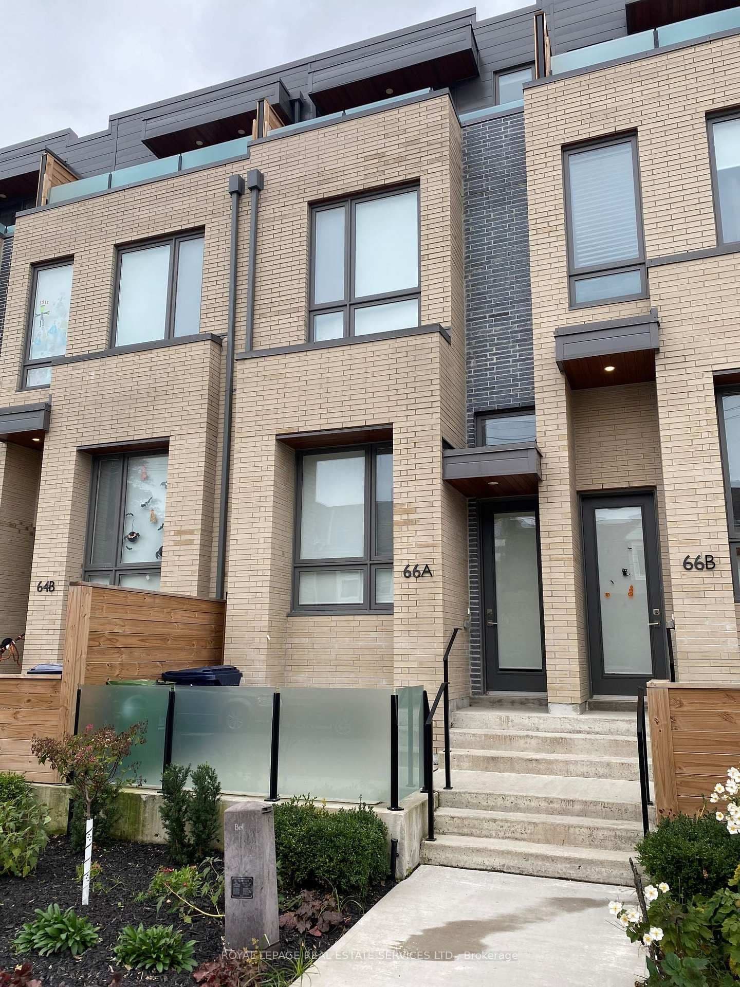 66A Perth Avenue in Toronto · Dufferin Grove — photo 2