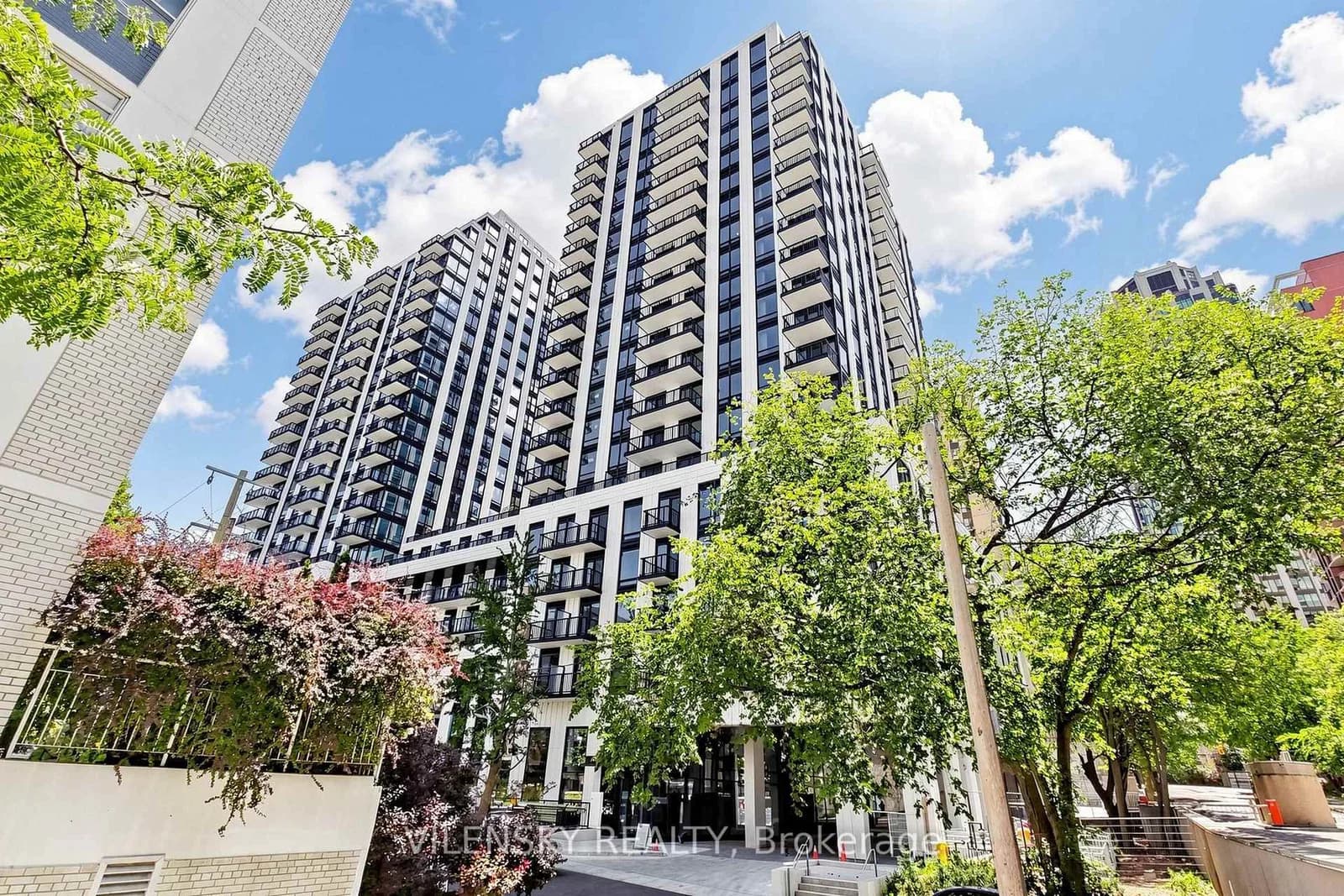 Photo of Montclair Avenue in Toronto · Forest Hill South