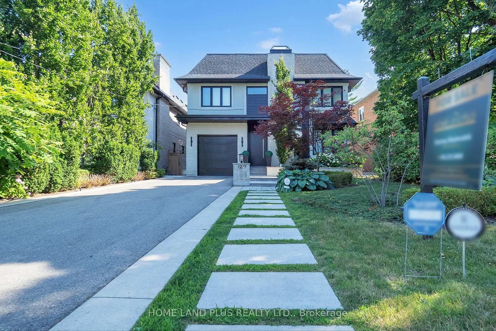 Photo of Ridley Boulevard in Toronto · Bedford Park-Nortown