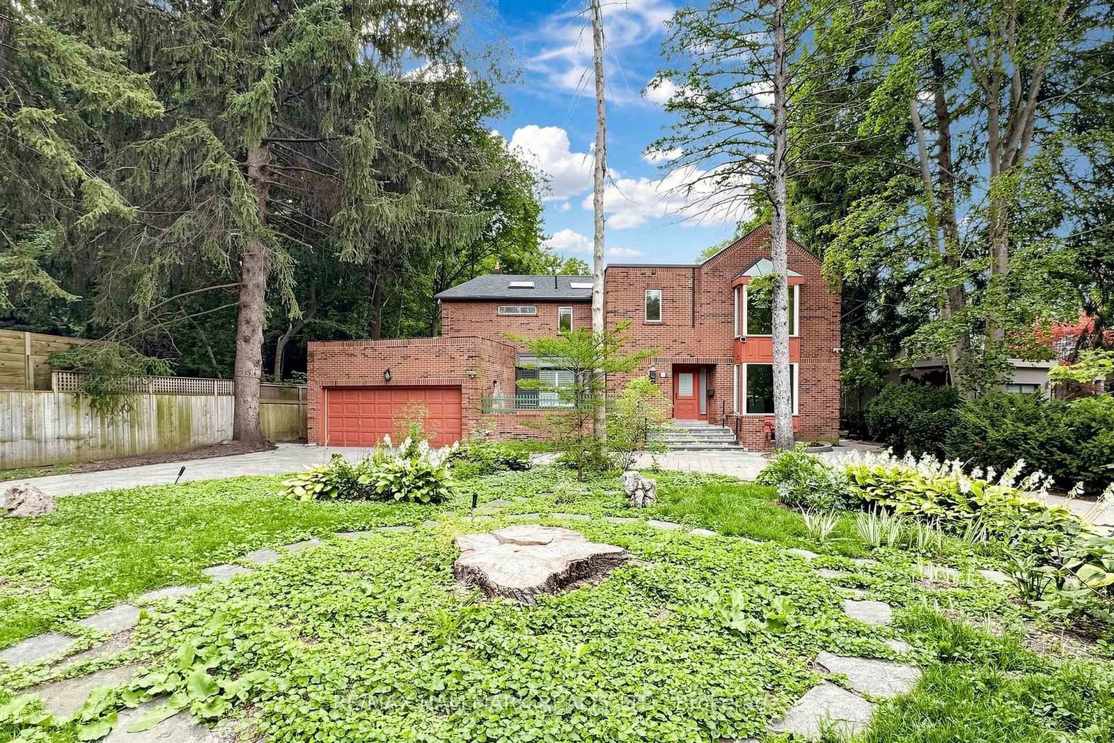 Photo of Donino Avenue in Toronto · Bridle Path-Sunnybrook-York Mills