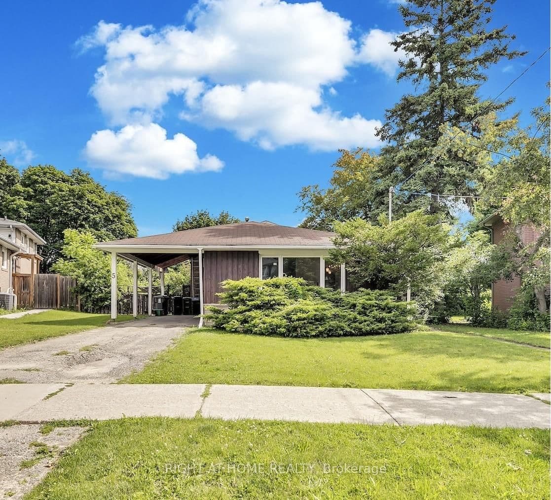Photo of Clareville Crescent in Toronto · Don Valley Village