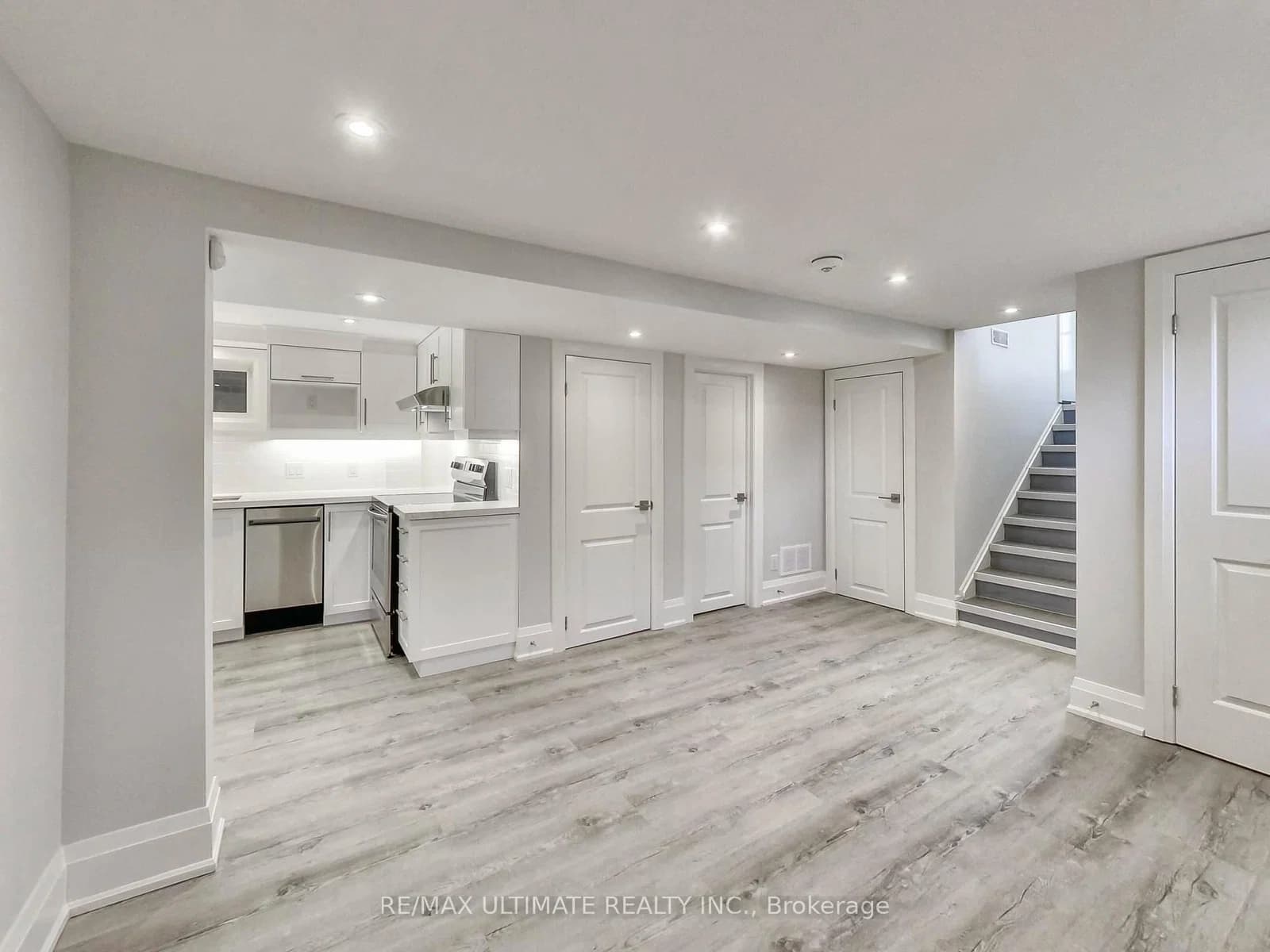 Photo of Northcliffe Boulevard in Toronto · Oakwood Village