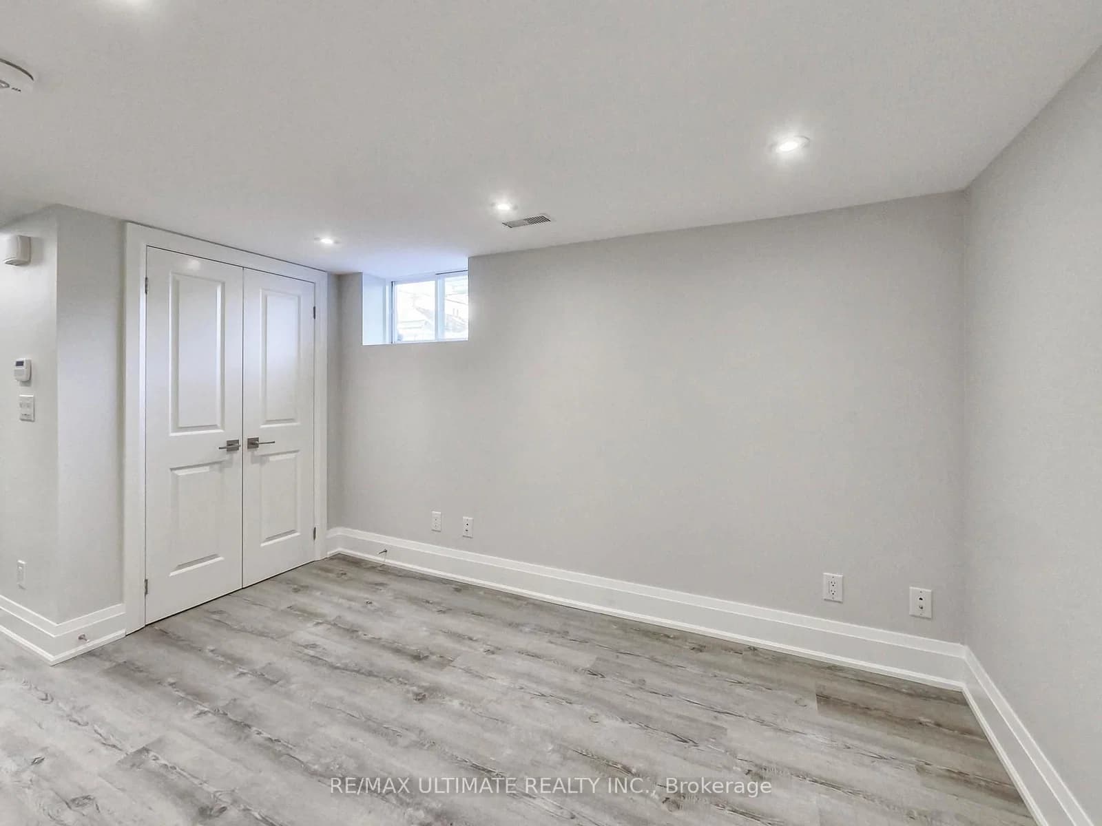 Northcliffe Boulevard in Toronto · Oakwood Village — photo 2