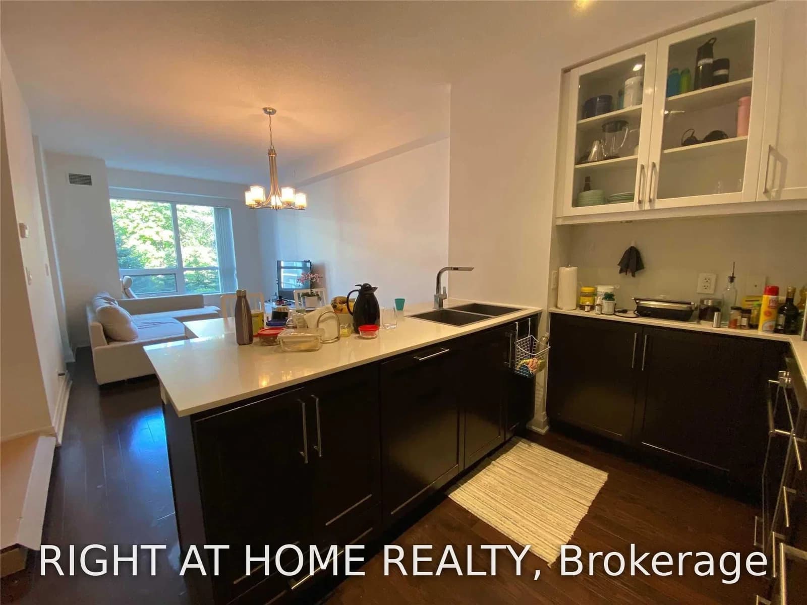 Clairtrell Road in Toronto · Willowdale East — photo 3