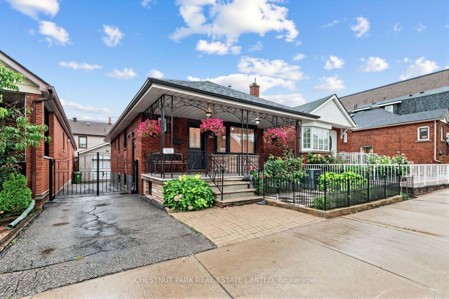 Photo of Oakwood Avenue in Toronto · Oakwood Village