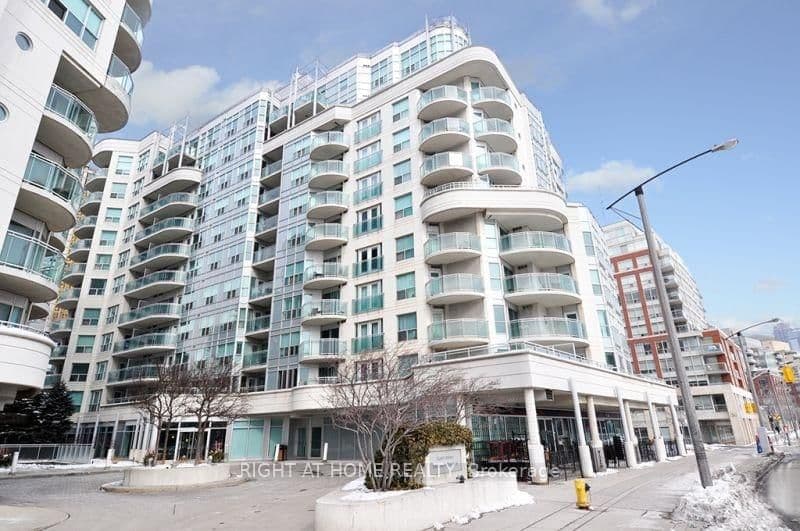 Photo of Queens Quay in Toronto · Waterfront Communities C1