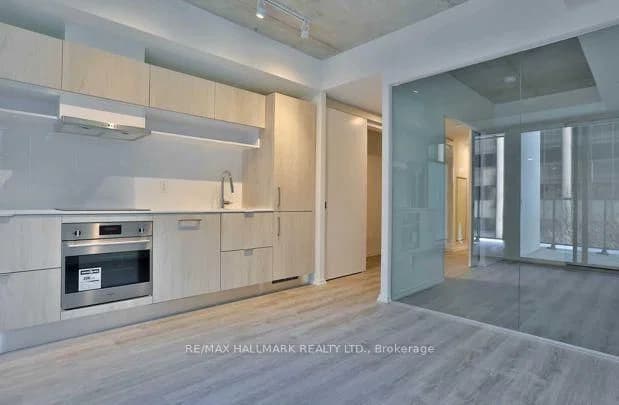 Soudan Avenue in Toronto · Mount Pleasant West — photo 2