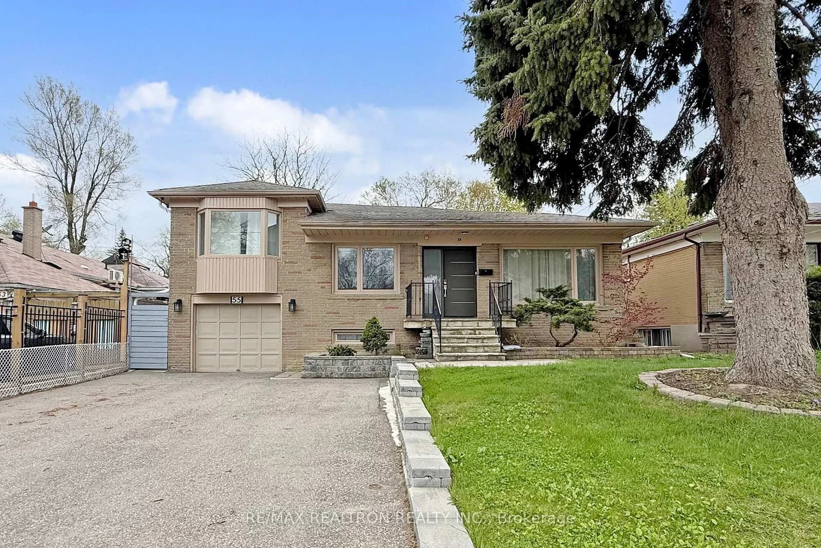 Photo of Danby Avenue in Toronto · Bathurst Manor