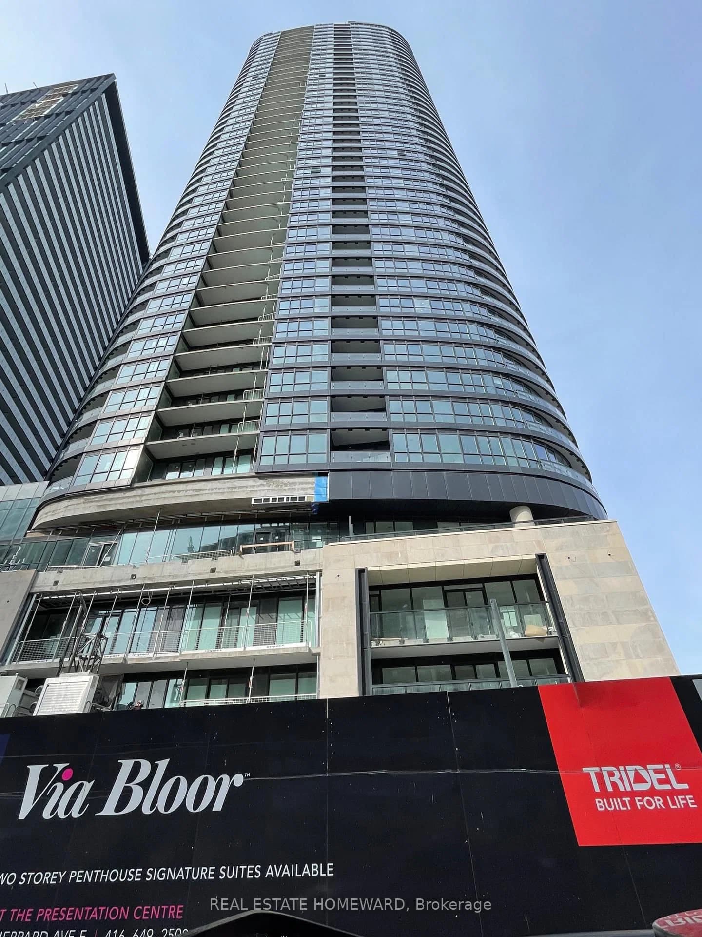 BLOOR Street in Toronto · North St. James Town — photo 2