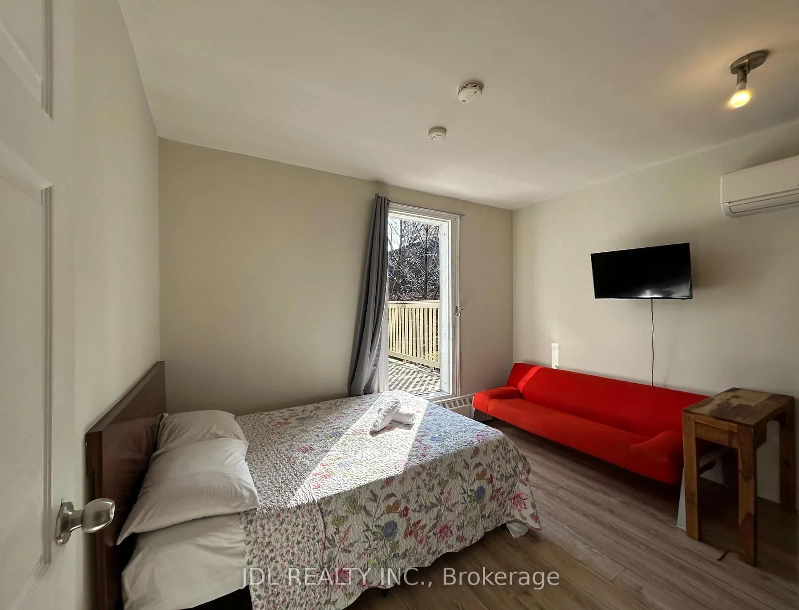 Pembroke St Street-Bedroom Unit 2nd Floor in Toronto · Moss Park — photo 2