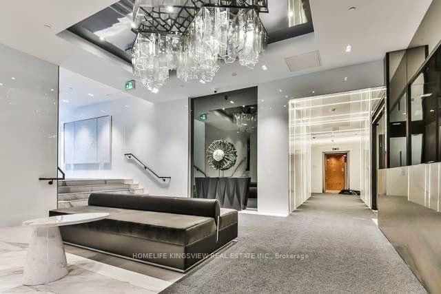 Parkwood Avenue in Toronto · Casa Loma — photo 2