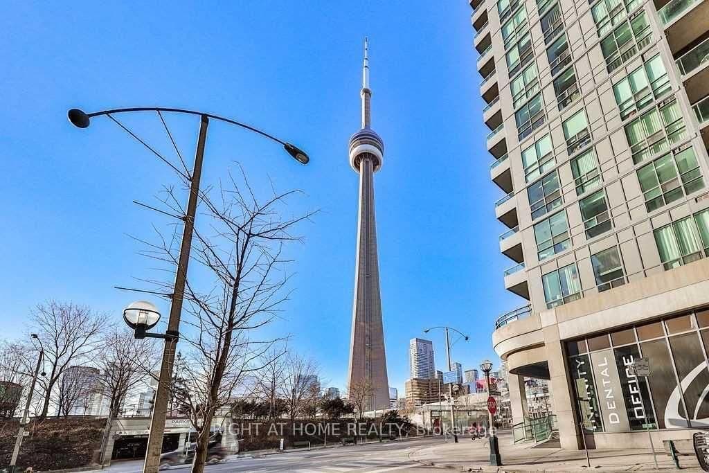 Photo of Grand Trunk Crescent in Toronto · Waterfront Communities C1