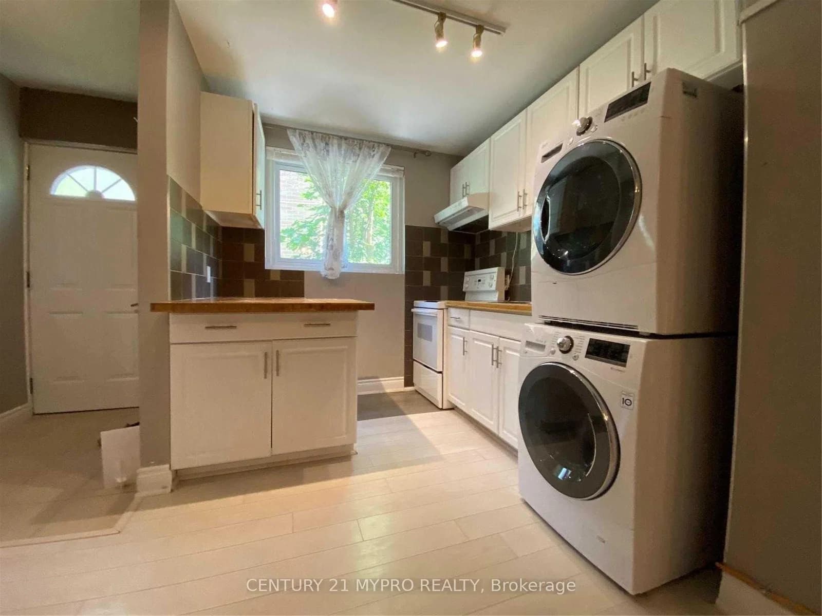 Photo of North Hills Terrace in Toronto · Banbury-Don Mills