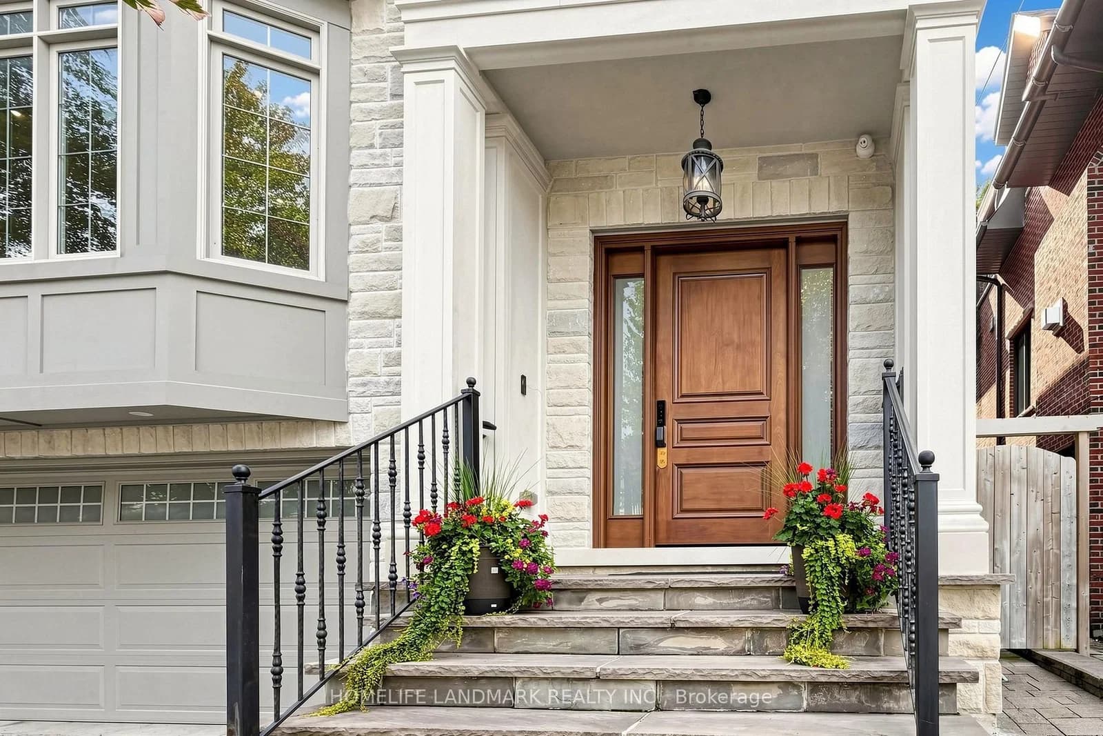 Estelle Avenue in Toronto · Willowdale East — photo 2