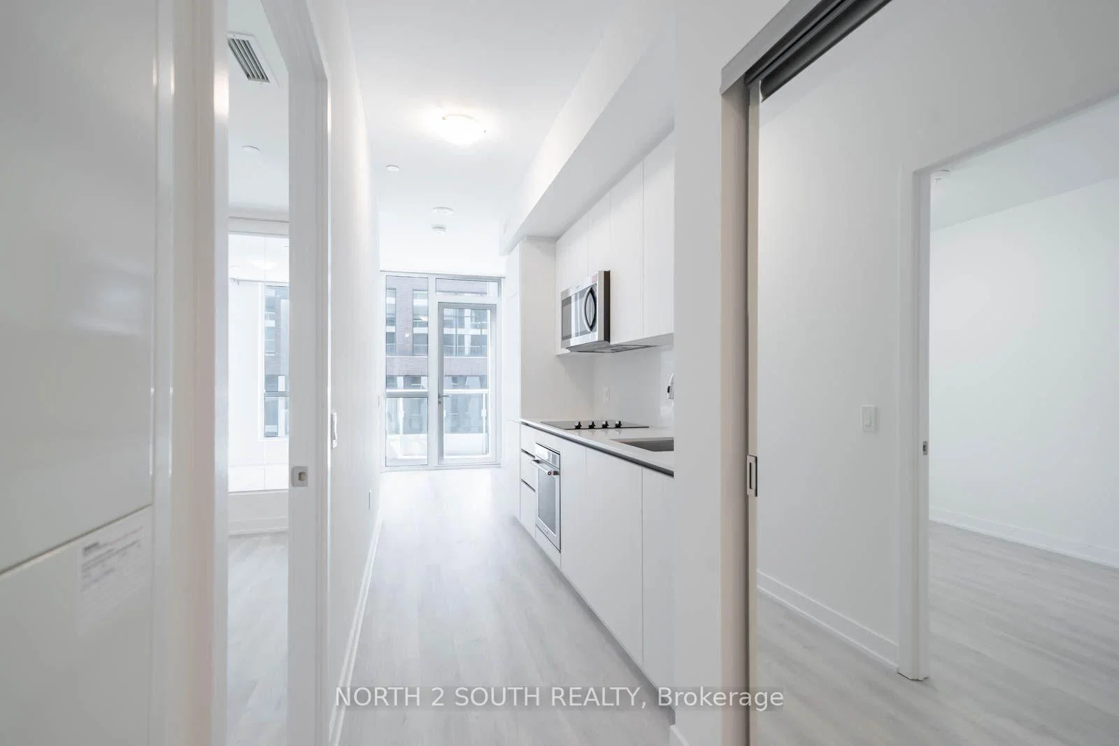 Richardson Street in Toronto · Waterfront Communities C8 — photo 2