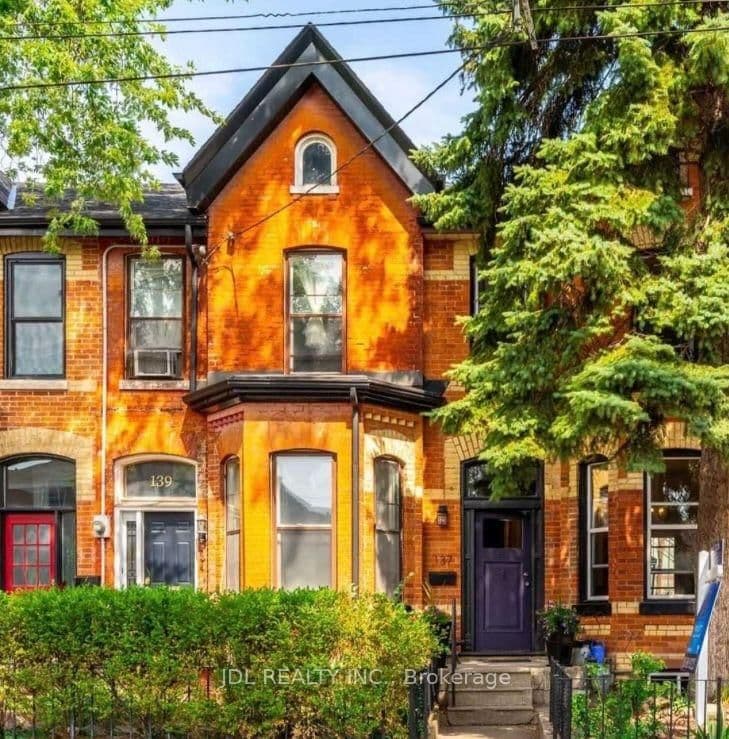 Photo of Denison Ave Avenue A 2nd Floor in Toronto · Kensington-Chinatown