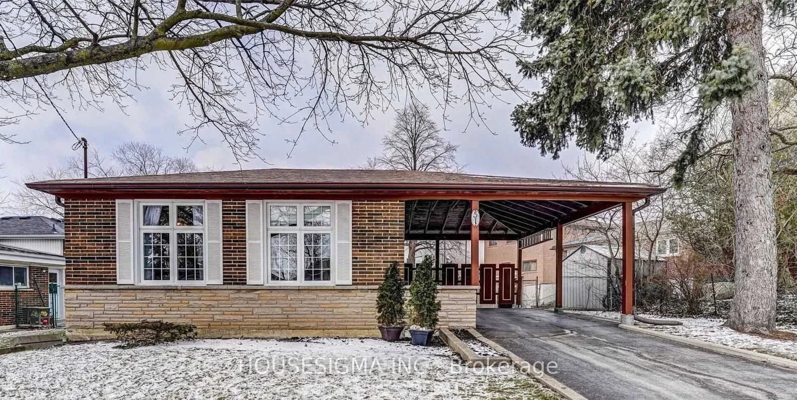 Photo of Axsmith Crescent in Toronto · Don Valley Village