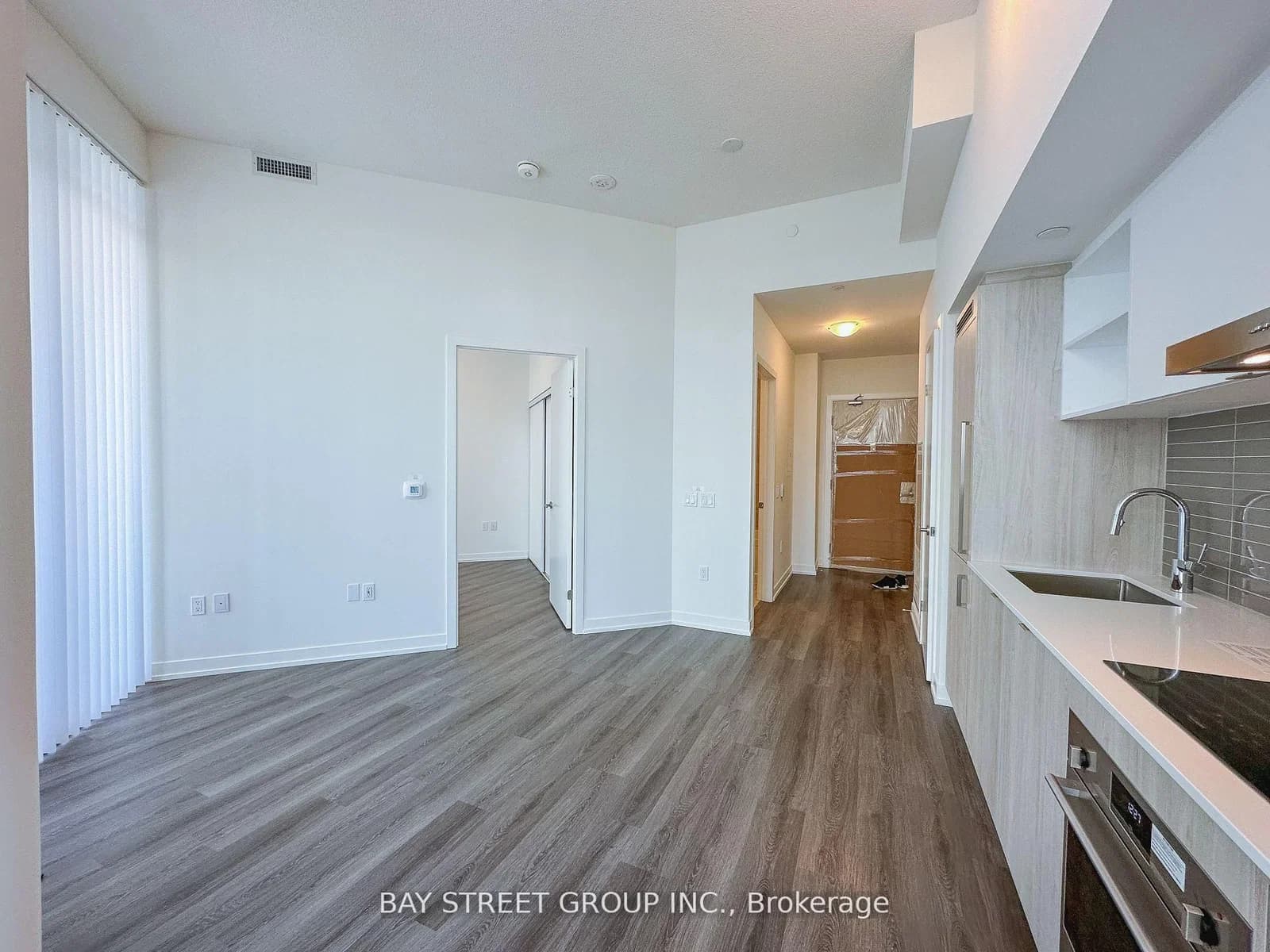 Downes Street in Toronto · Waterfront Communities C8 — photo 3