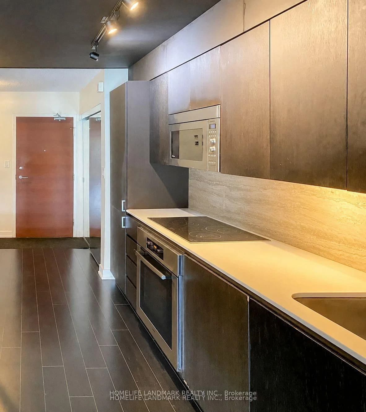 Capreol Court in Toronto · Waterfront Communities C1 — photo 3