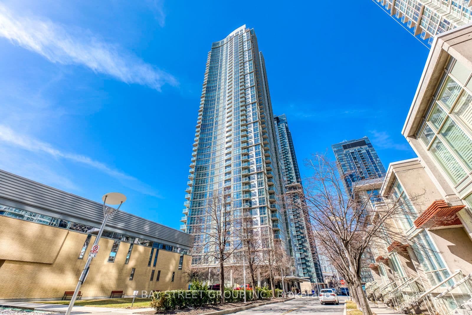 Photo of Mariner Terrace in Toronto · Waterfront Communities C1