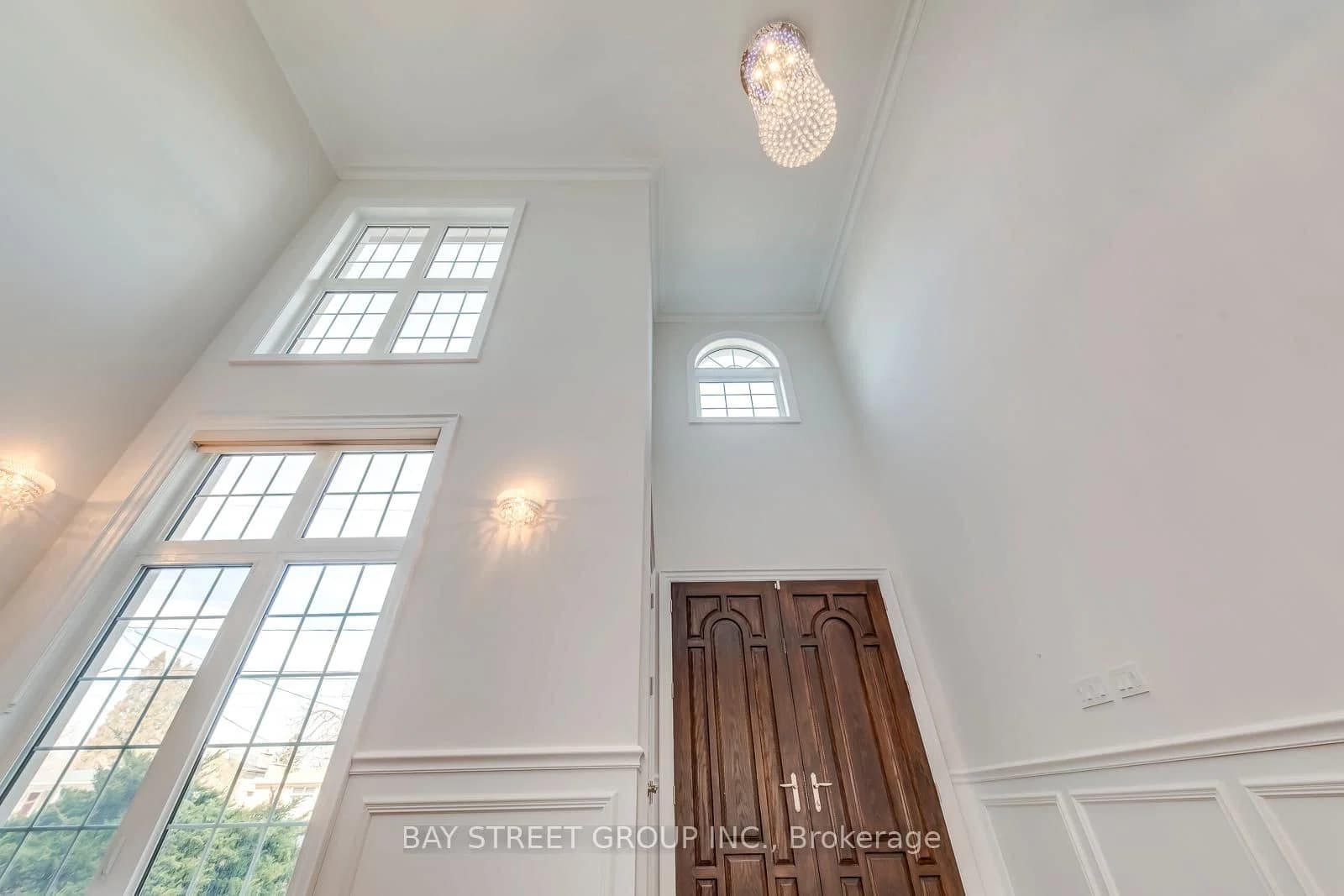 Foxwarren Drive in Toronto · Bayview Village — photo 3