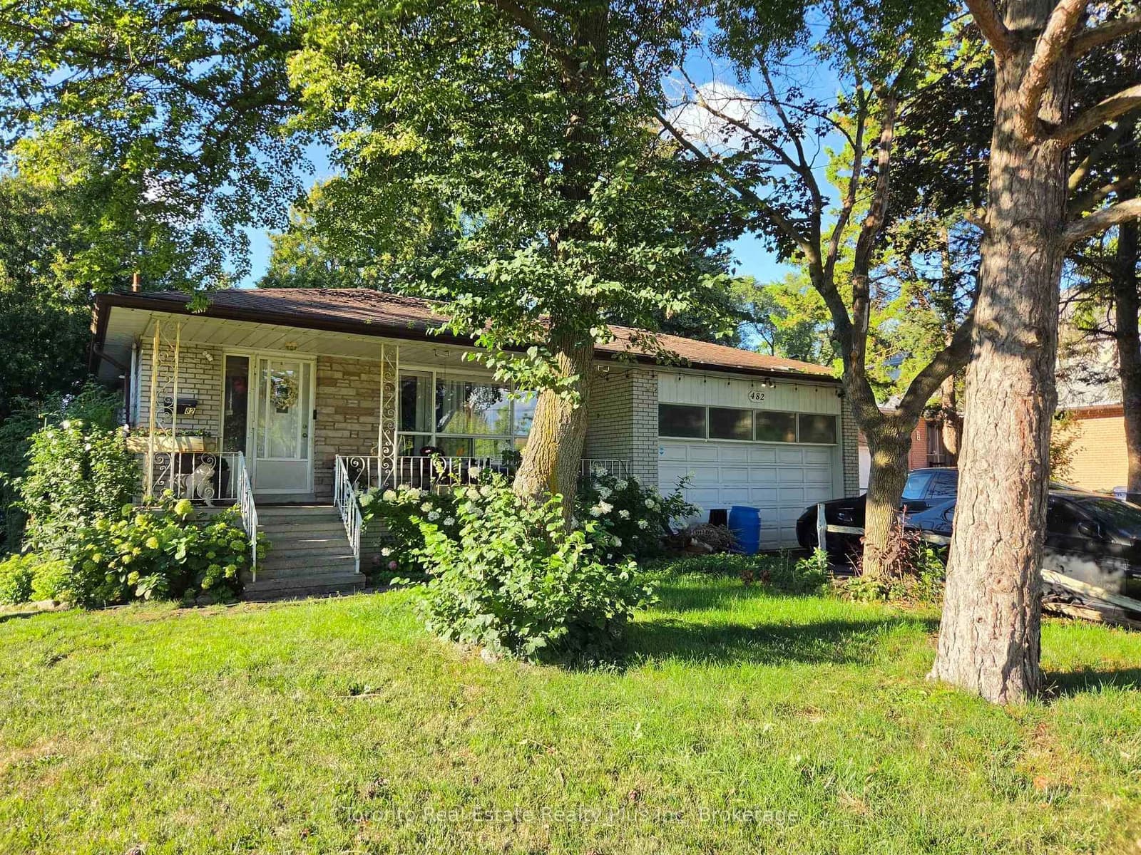 Photo of Ruth Avenue in Toronto · Newtonbrook East