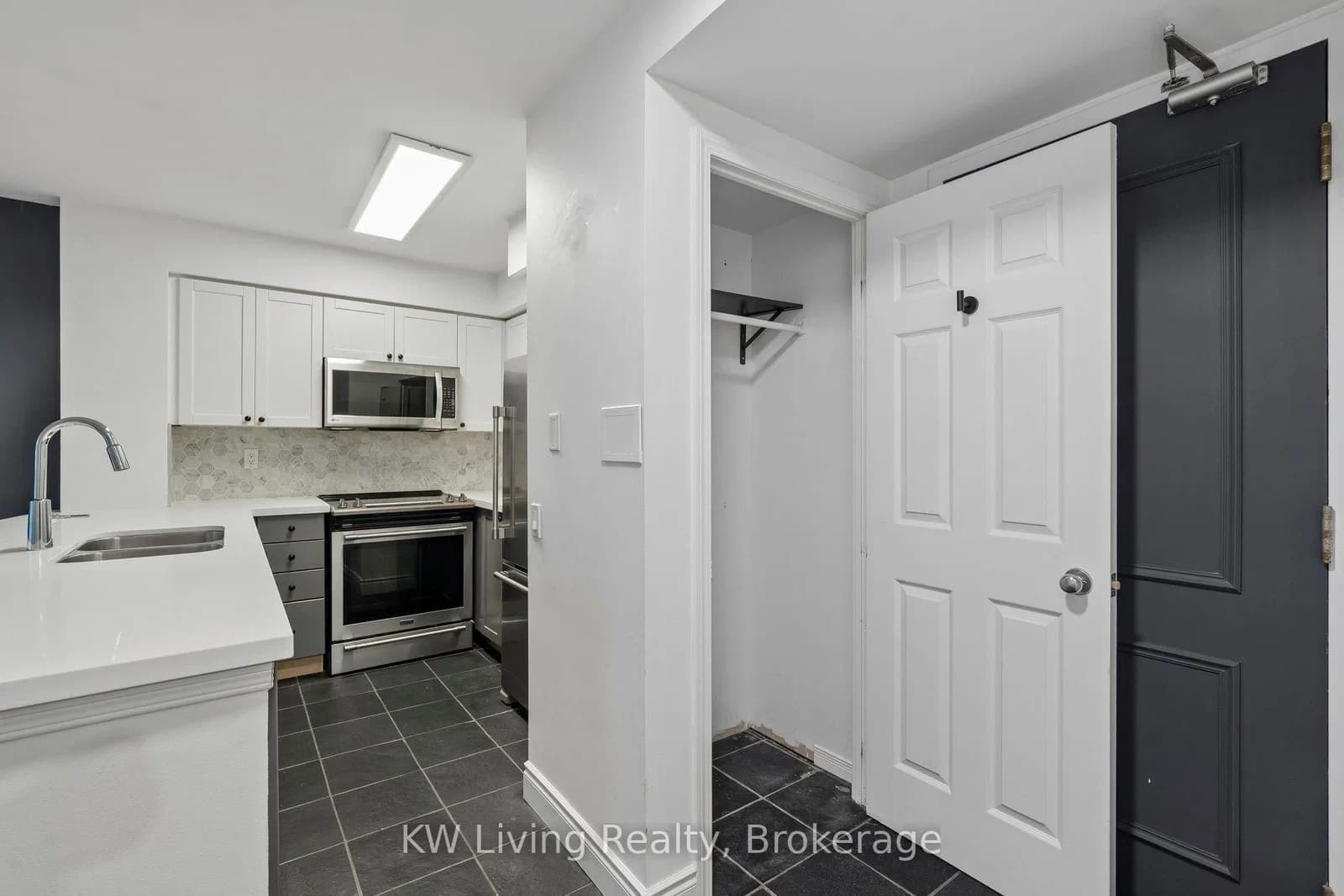 Bloor Street in Toronto · Rosedale-Moore Park — photo 3