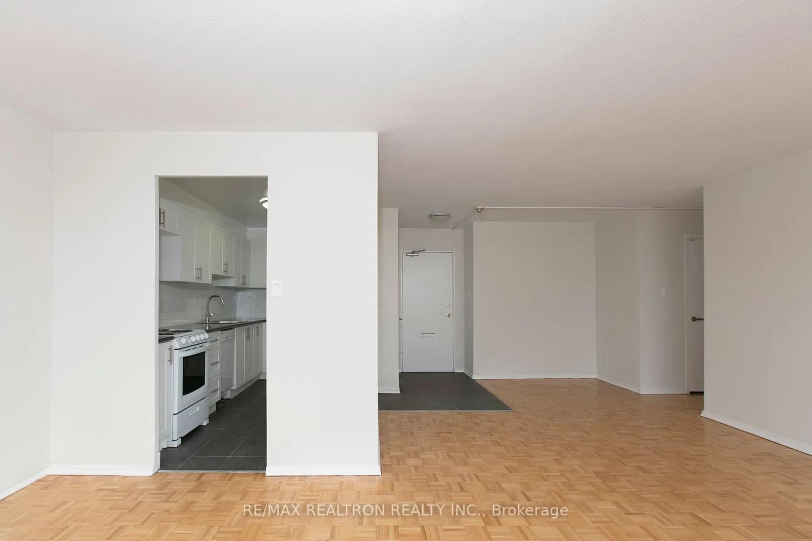 Bathurst Street in Toronto · Westminster-Branson — photo 2