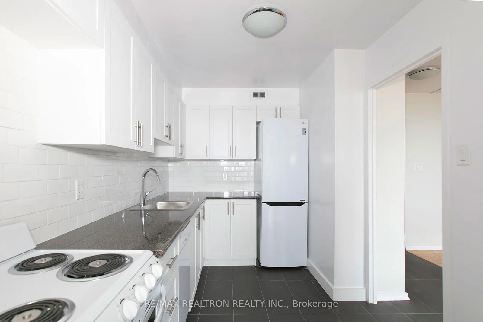 Bathurst Street in Toronto · Westminster-Branson — photo 3