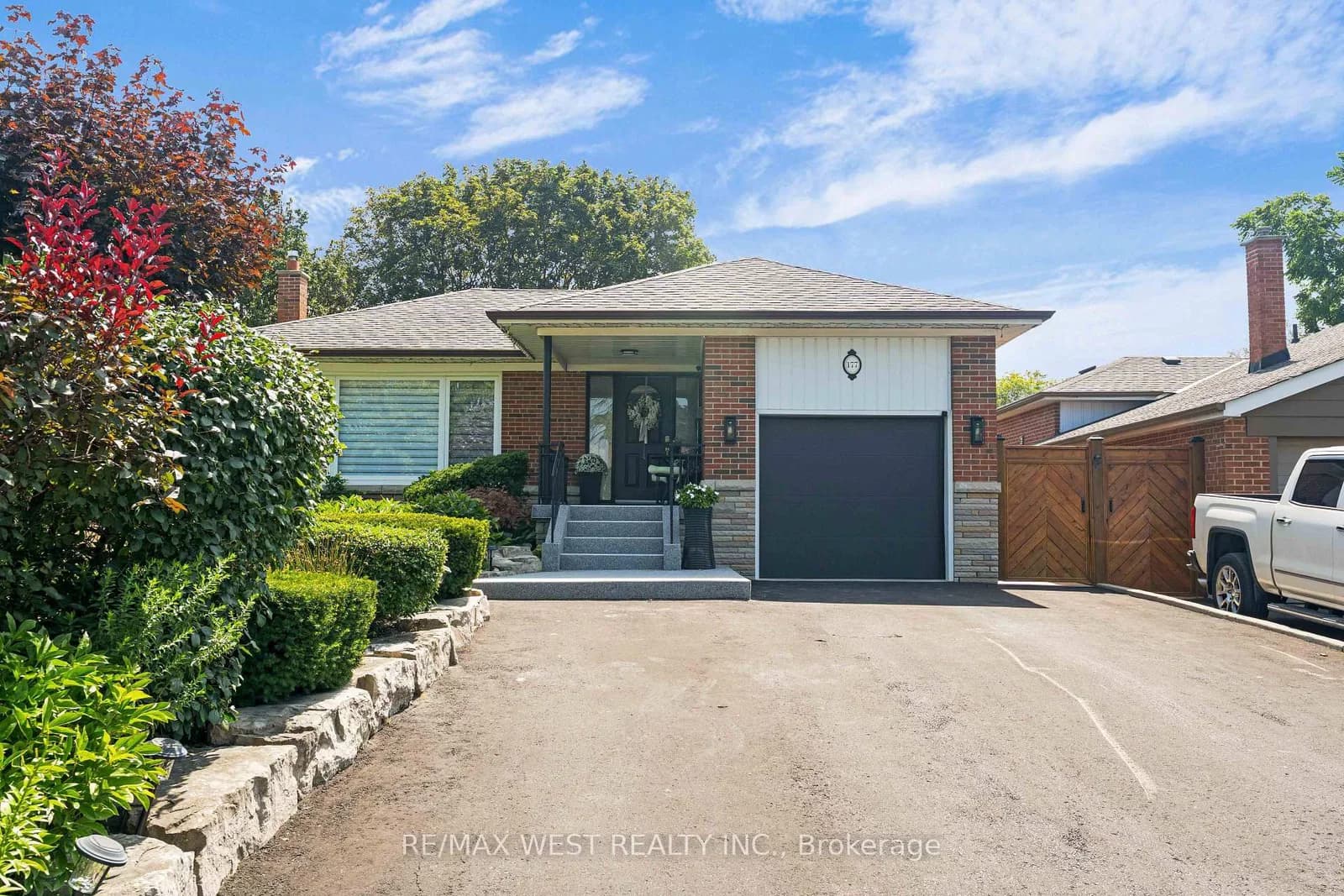 Photo of Searle Avenue in Toronto · Bathurst Manor