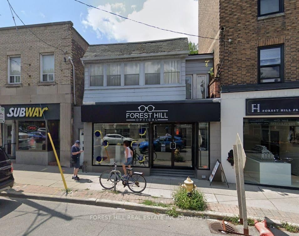 Photo of Spadina Road in Toronto · Forest Hill South