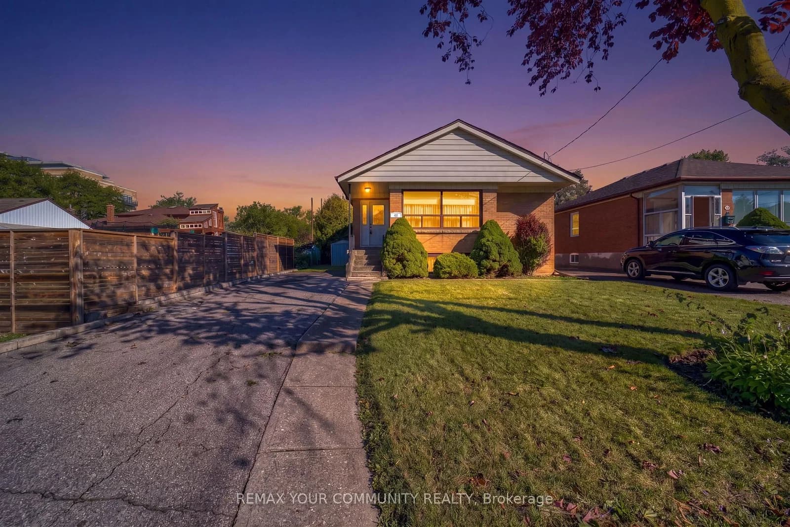 Alexis Boulevard in Toronto · Clanton Park — photo 2