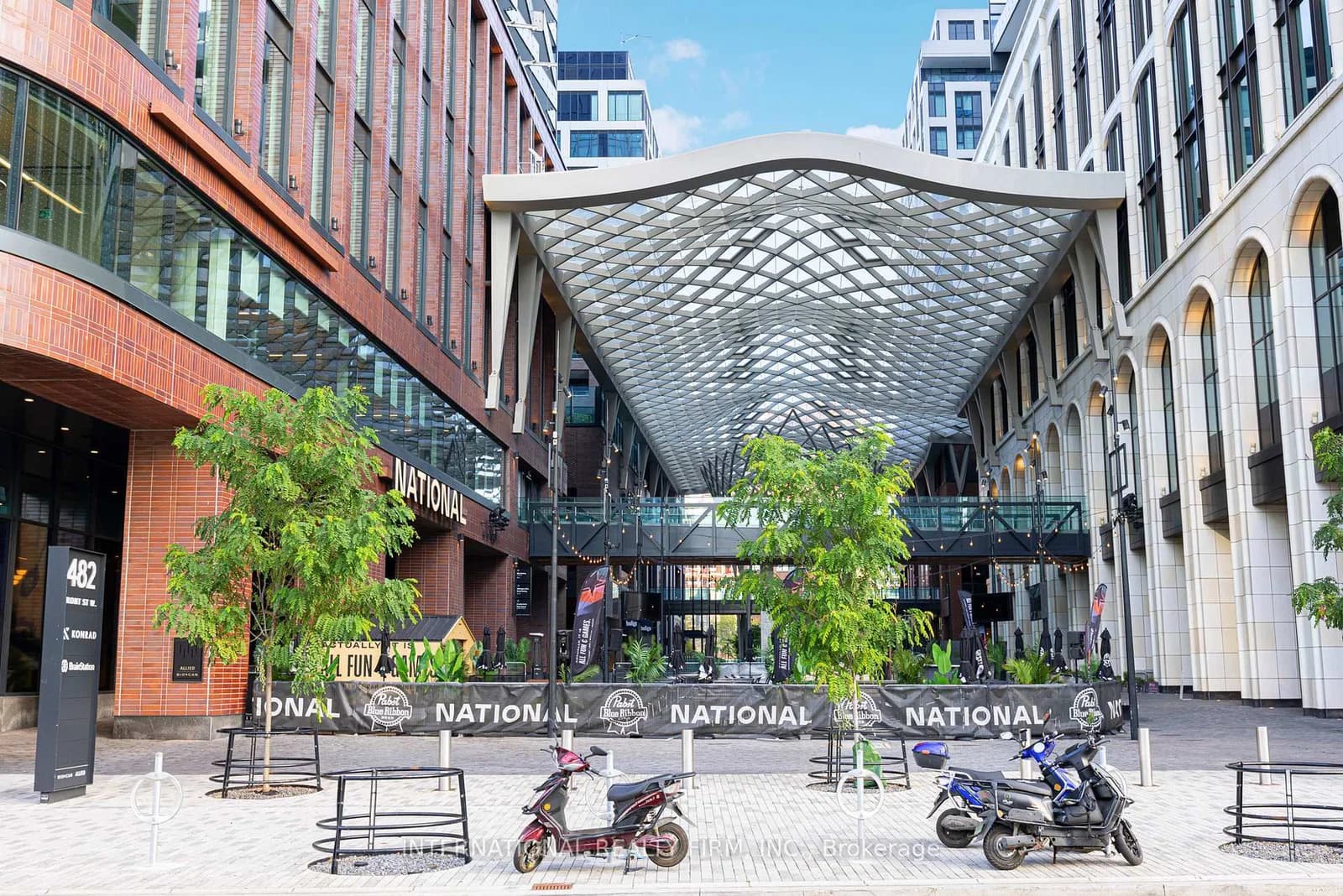 FRONT Street in Toronto · Waterfront Communities C1 — photo 3