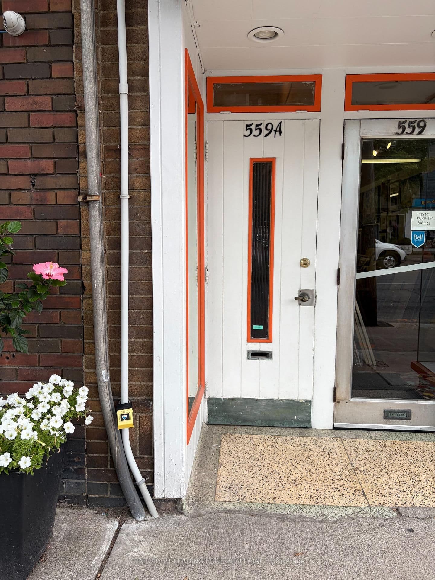 559A Mt Pleasant Road in Toronto · Mount Pleasant East — photo 2