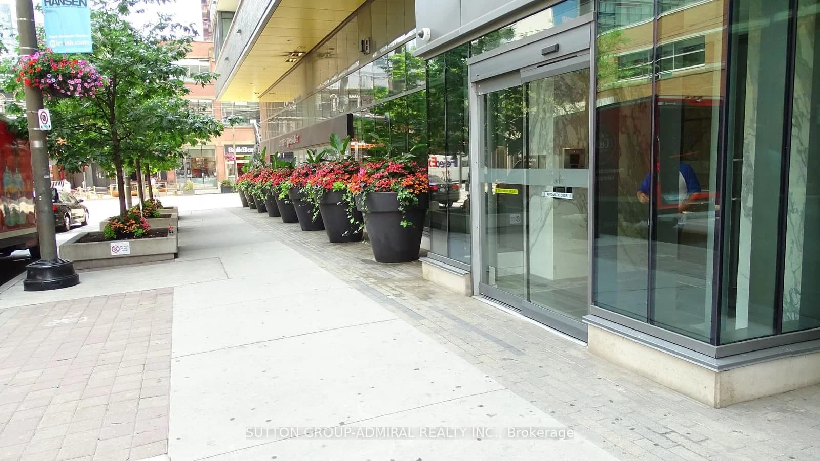 Charlotte Street in Toronto · Waterfront Communities C1 — photo 2