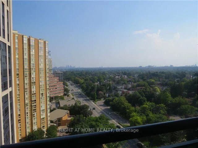 Photo of Beecroft Road in Toronto · Lansing-Westgate