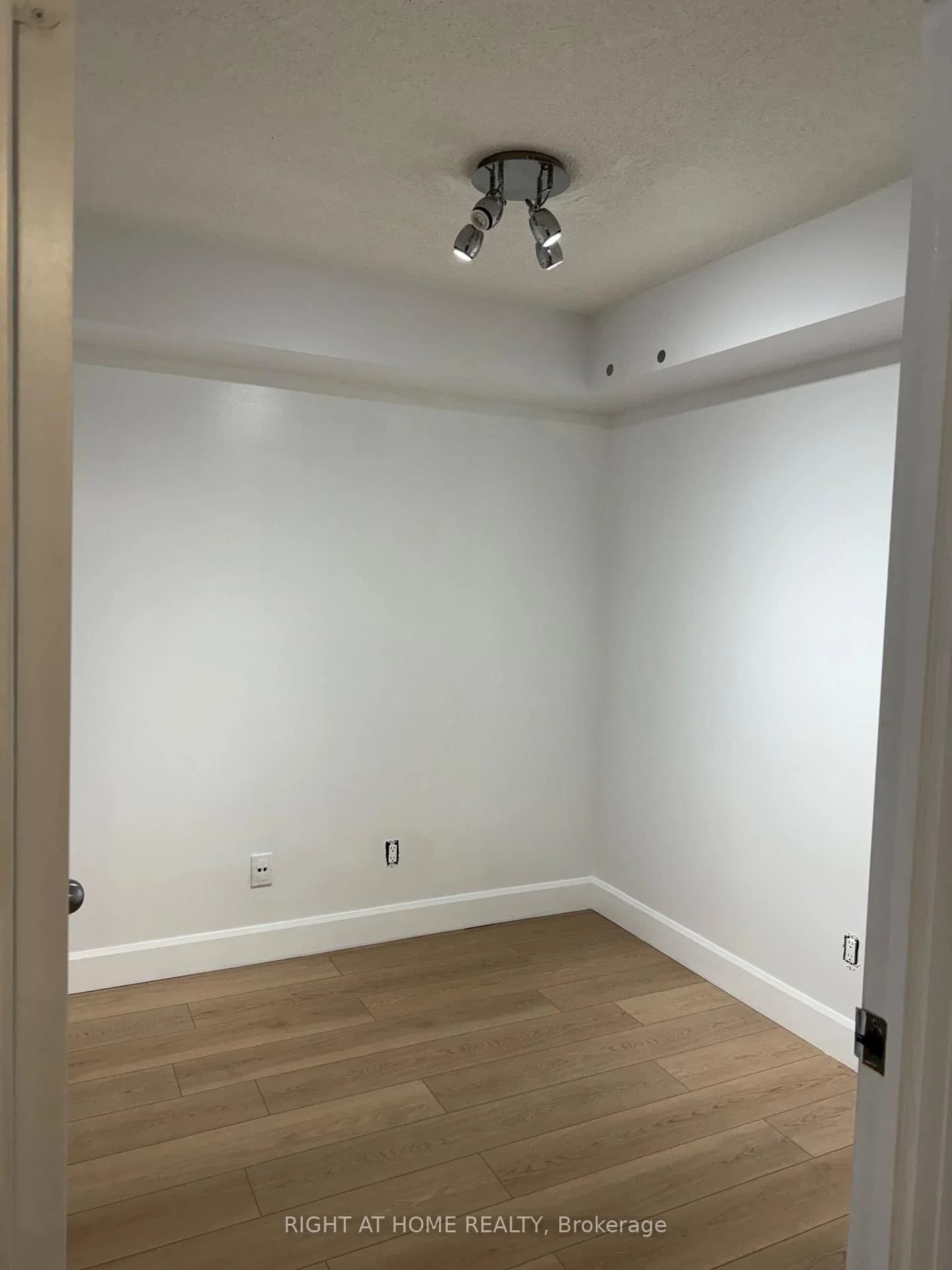 Beecroft Road in Toronto · Lansing-Westgate — photo 3